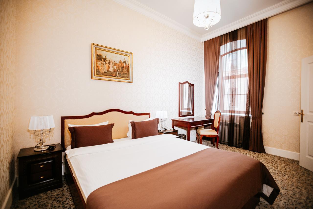 Astrakhanskaya Hotel Luaran gambar