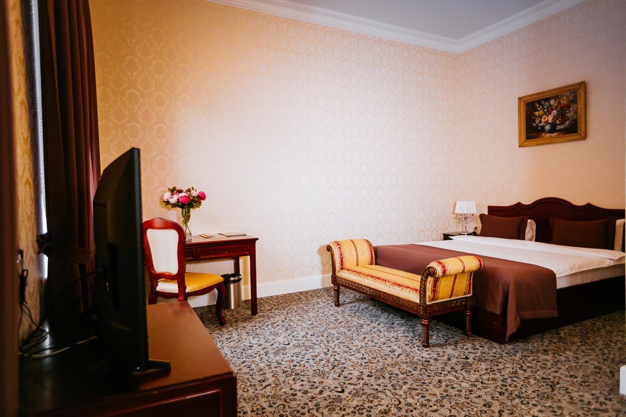 Astrakhanskaya Hotel Luaran gambar