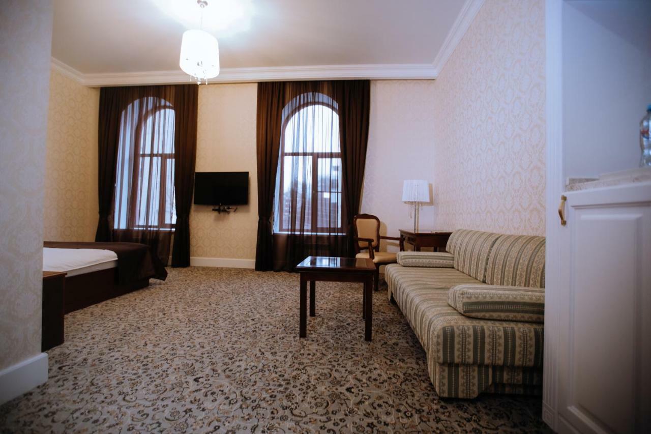 Astrakhanskaya Hotel Luaran gambar