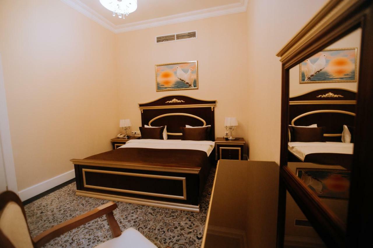 Astrakhanskaya Hotel Luaran gambar