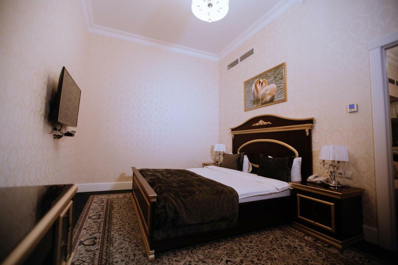 Astrakhanskaya Hotel Luaran gambar